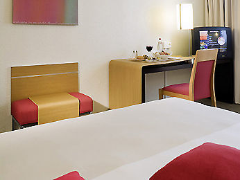 Novotel Amiens Est Лонго Экстерьер фото